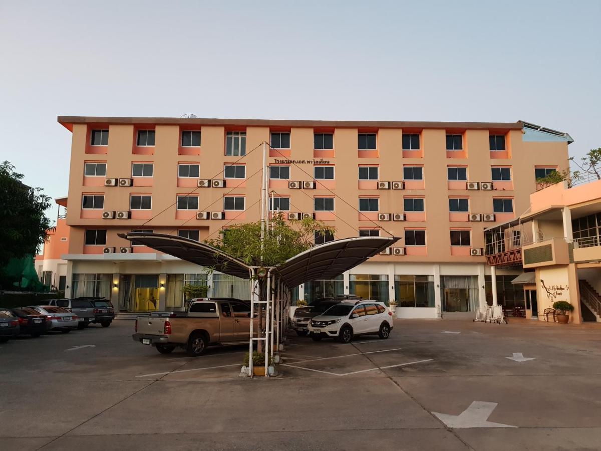 K.S.Pavilion Hotel 나콘라차시마 외부 사진