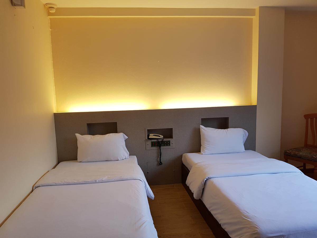 K.S.Pavilion Hotel 나콘라차시마 외부 사진