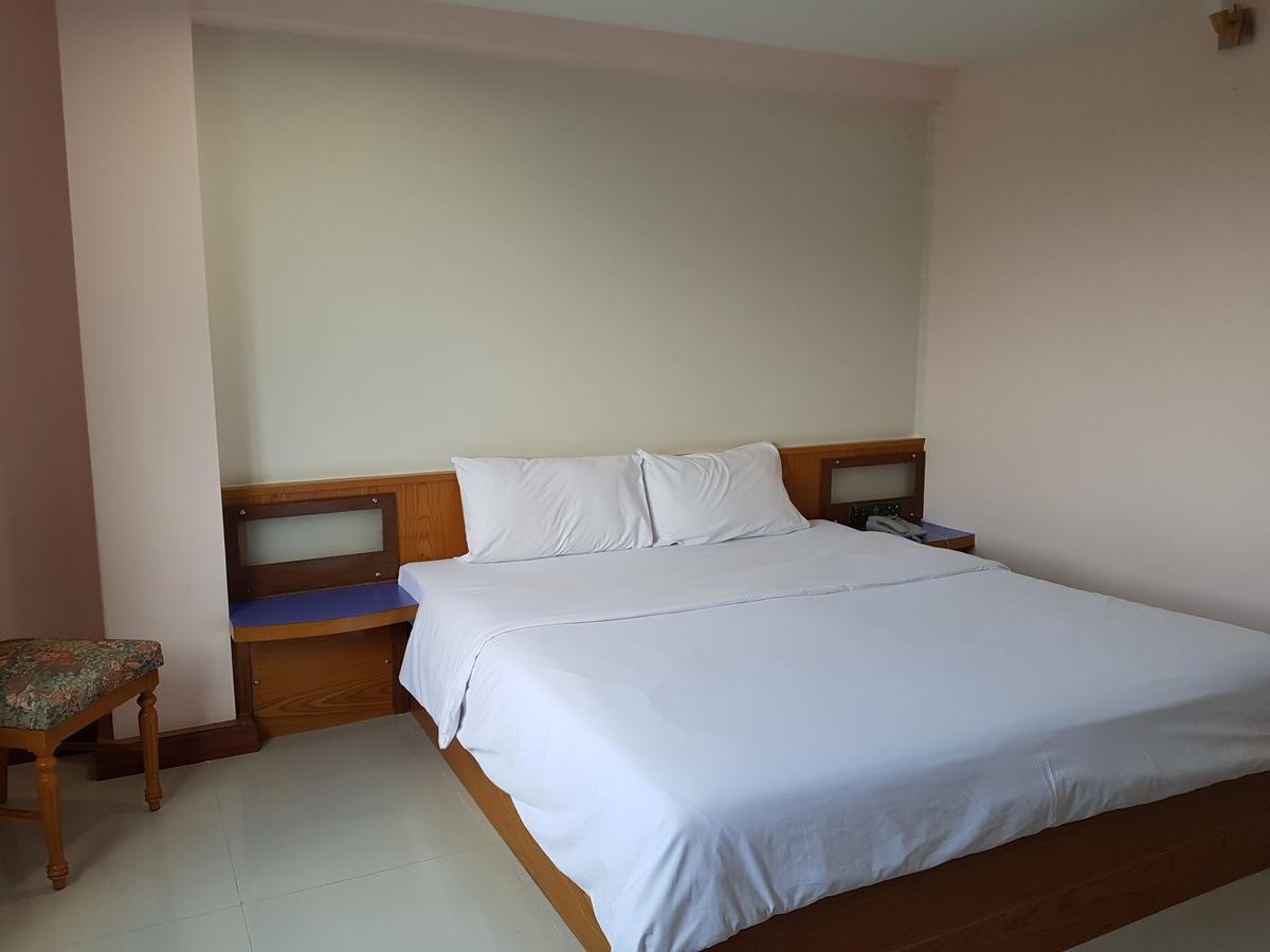 K.S.Pavilion Hotel 나콘라차시마 외부 사진